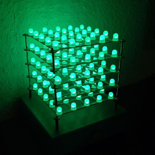 File:LED Cube 5x5x5 green.jpg