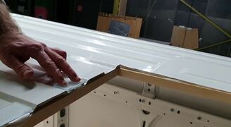 Mounting the acryl glass to the van