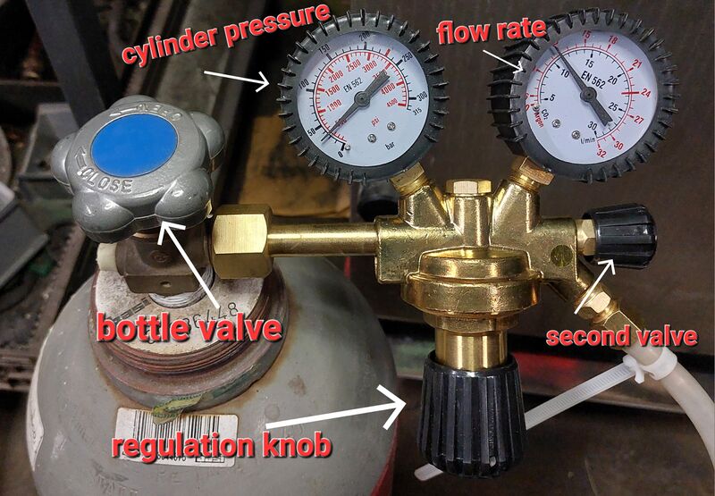 File:Welding pressure gauge.jpg