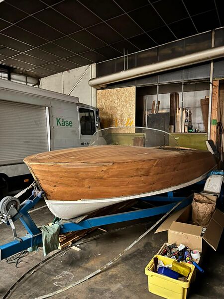 File:Sanded boat.jpg