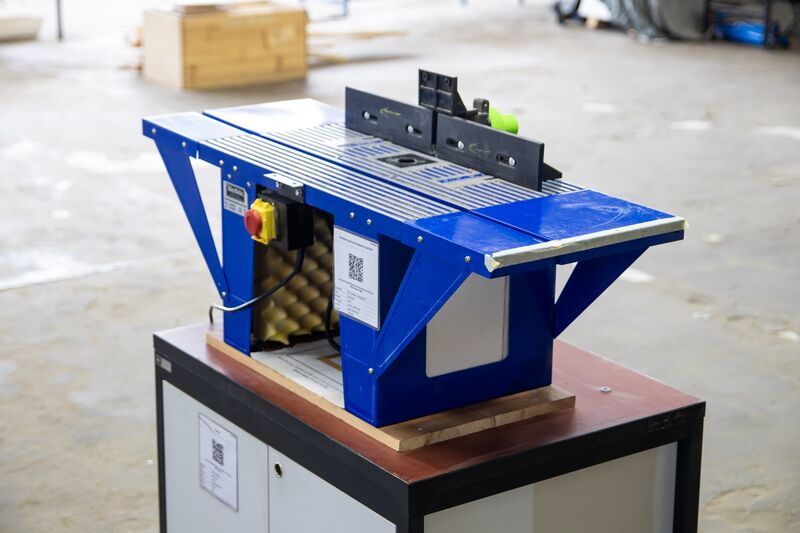 File:Router Table.JPG
