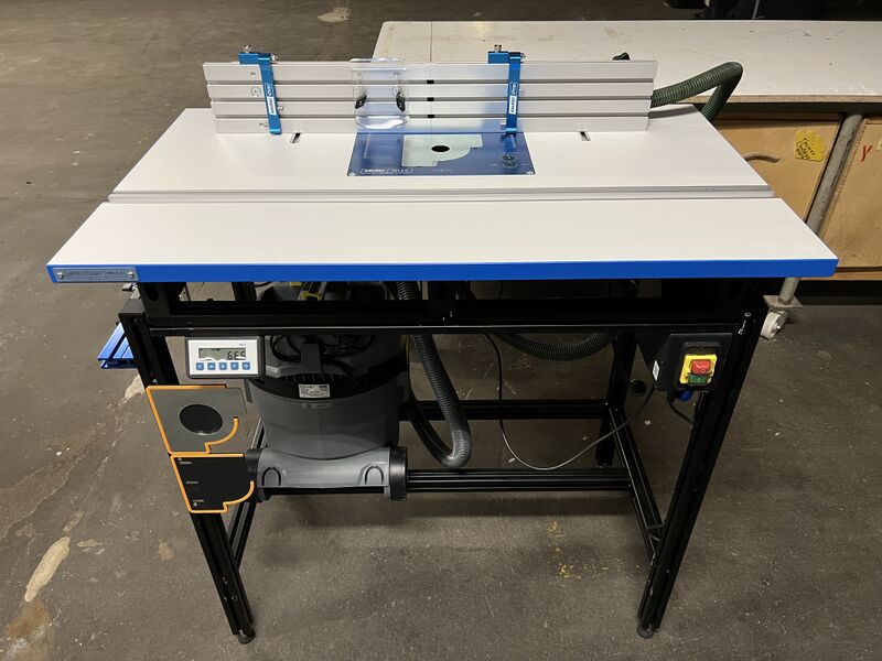 File:Sauter OFL2.0 Router Table.jpg