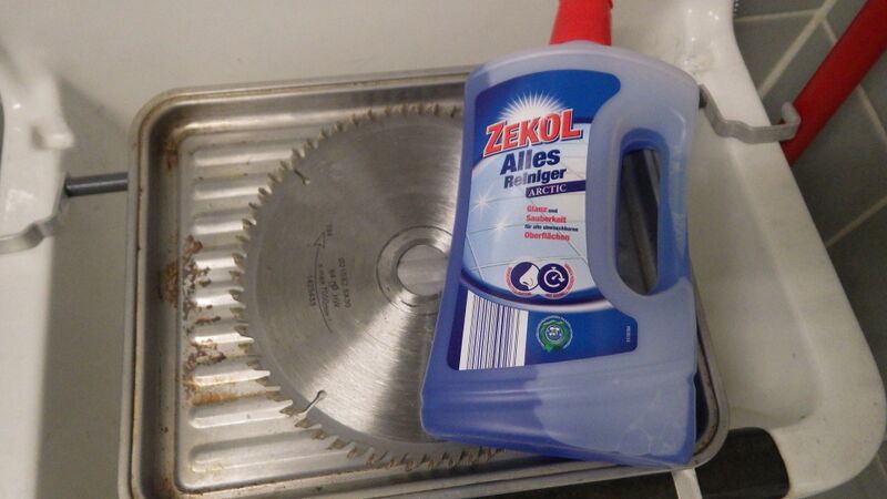 File:Sawblade cleaning 1.JPG