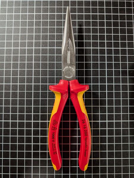 File:Knipex 26 16 200.jpg