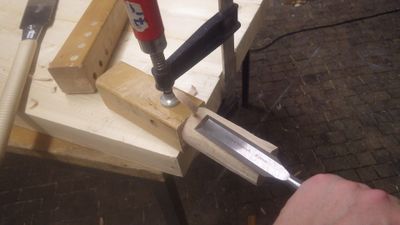 second step: chisel the handle to a round and comfortable shape