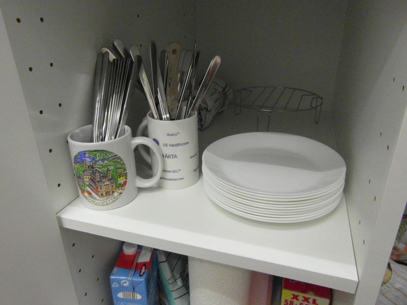 File:Kitchen cabinet.JPG